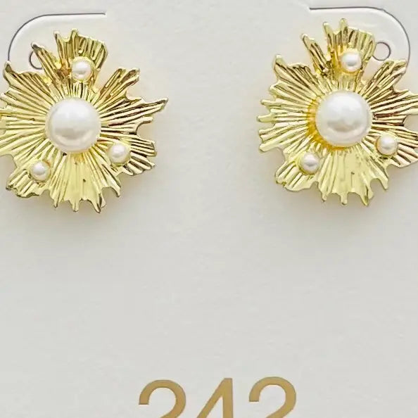 Round Fringe Studs with Pearls