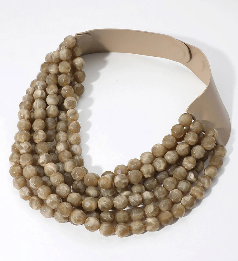 Beaded Necklace with Magnetic Closure in Brown