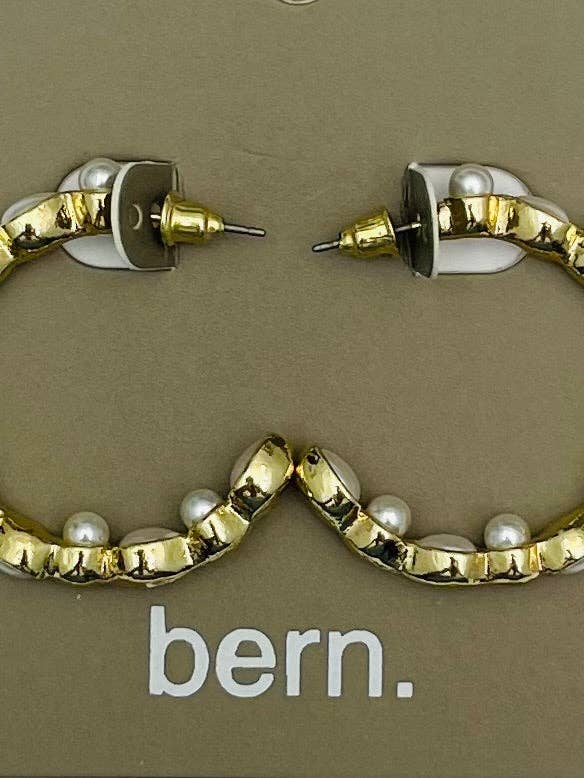 Chic Tender Pearl Hoops