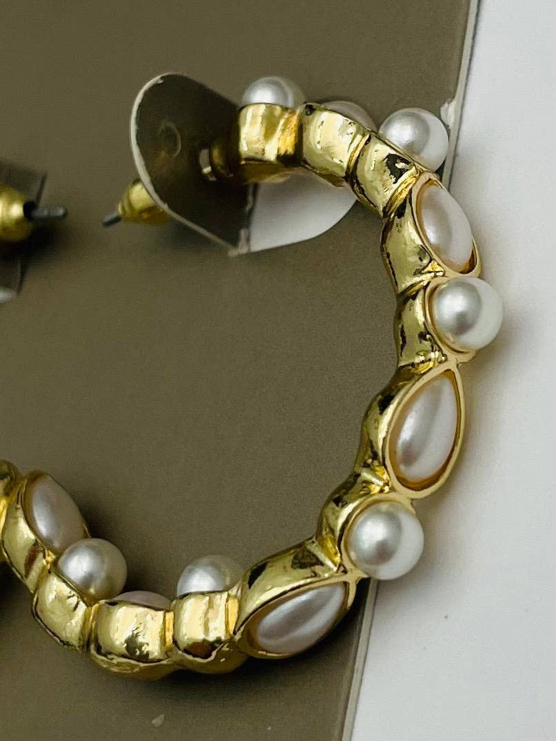 Chic Tender Pearl Hoops